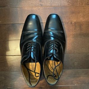 Florsheim black dress shoes, size 9.5